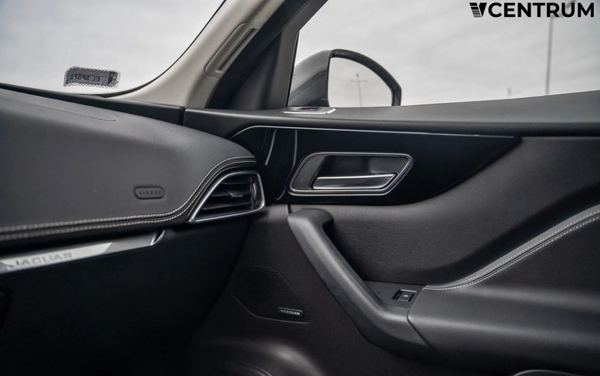 Jaguar F-Pace cena 134900 przebieg: 89809, rok produkcji 2018 z Gościno małe 106